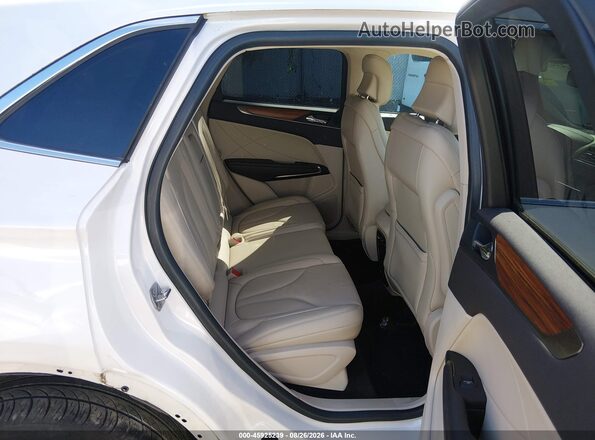 5LMCJ2D95JUL22604 2018 LINCOLN MKC White VIN sticker view