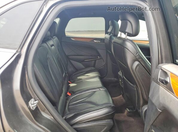 5LMCJ2D96JUL00157 2018 LINCOLN MKC Gray Rear interior view