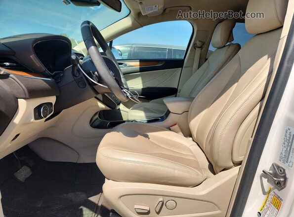 5LMCJ2D99HUL40730 2017 LINCOLN MKC White Вид салону спереду