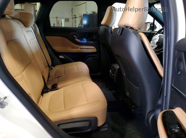 5LMCJ2DAXPUL06336 2023 LINCOLN CORSAIR White Vista interior trasera