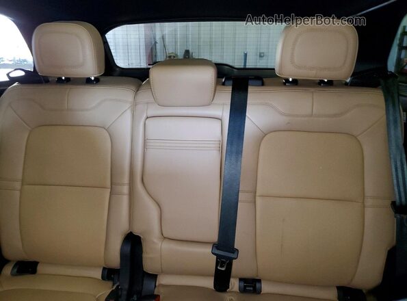 5LMCJ2DAXPUL06336 2023 LINCOLN CORSAIR White Vista de los asientos traseros