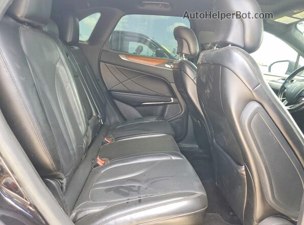 5LMCJ3C90KUL21840 2019 LINCOLN MKC Black Rear interior view
