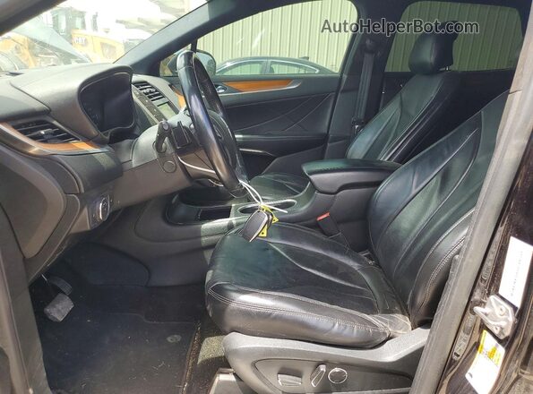5LMCJ3C90KUL21840 2019 LINCOLN MKC Black Front interior view