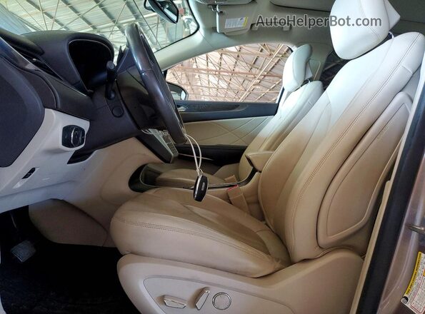 5LMCJ3C94KUL13448 2019 LINCOLN MKC Brown Widok wnętrza z przodu