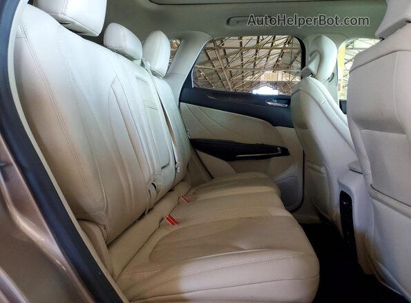 5LMCJ3C94KUL13448 2019 LINCOLN MKC Brown Widok tylnych siedzeń