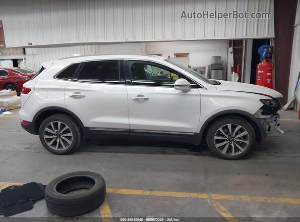 5LMCJ3C96KUL47259 2019 LINCOLN MKC White 360 interior view
