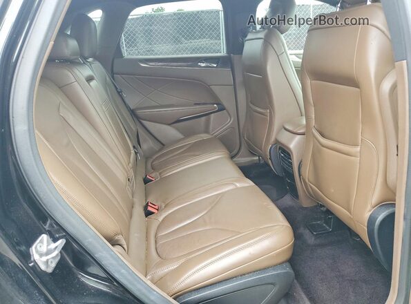 5LMCJ3C98HUL12120 2017 LINCOLN MKC Black Rear interior view