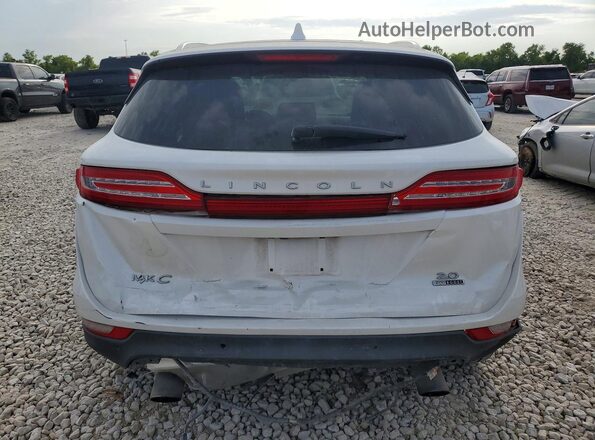 5LMCJ3C99GUJ05461 2016 LINCOLN MKC White Rear view