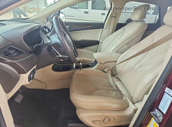 5LMCJ3D90JUL31040 2018 LINCOLN MKC Red Front interior view