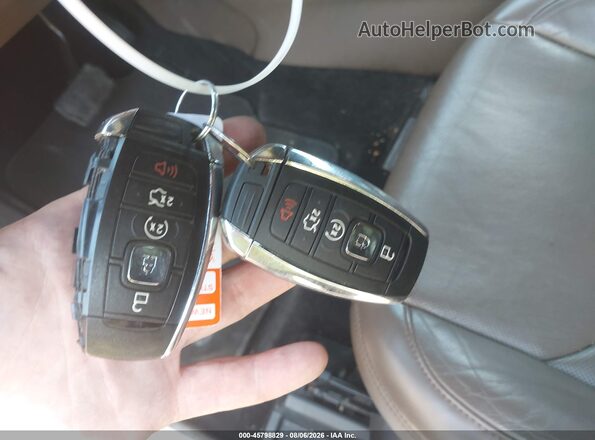 5LMCJ3D95HUL32467 2017 LINCOLN MKC Черный Вид панели приборов