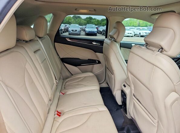 5LMCJ3D97KUL51559 2019 LINCOLN MKC Burgundy Widok wnętrza z tyłu