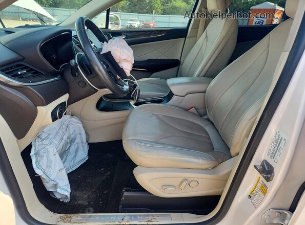 5LMCJ3D98KUL13208 2019 LINCOLN MKC White Vista interior delantera