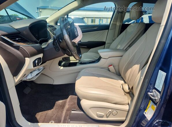 5LMCJ3D99JUL30162 2018 LINCOLN MKC Blue Вид салону спереду