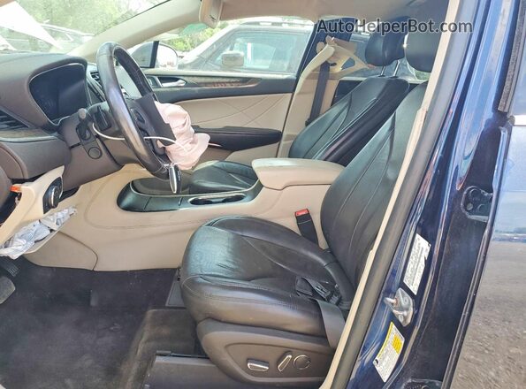 5LMCJ3D9XHUL04602 2017 LINCOLN MKC Blue წინა სალონის ხედი