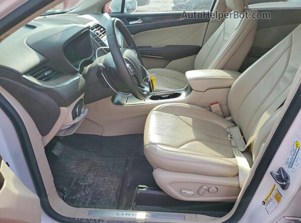 5LMCJ3D9XHUL11128 2017 LINCOLN MKC White Вид салону спереду