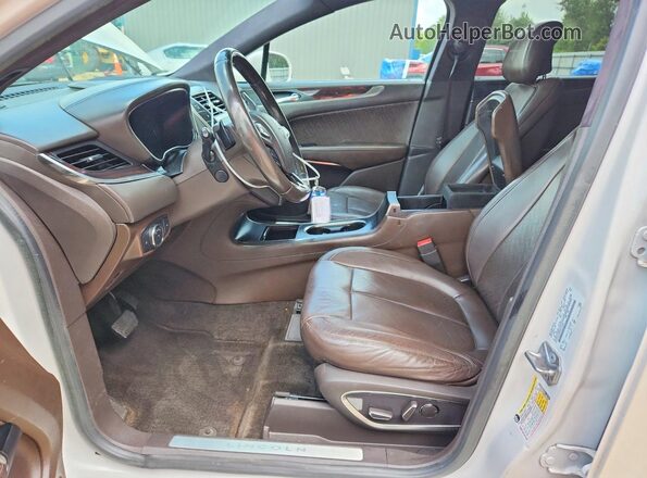 5LMCJ4C9XHUL21584 2017 LINCOLN MKC White წინა სალონის ხედი