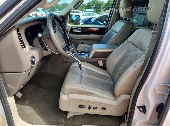 5LMJJ2HT1HEL01881 2017 LINCOLN NAVIGATOR White Вид салону спереду