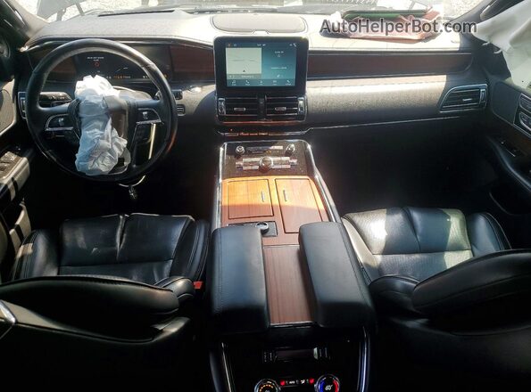 5LMJJ2HT4KEL25020 2019 LINCOLN NAVIGATOR Черный Вид панели приборов