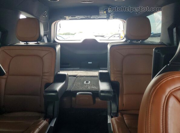 5LMJJ2KT4MEL18967 2021 LINCOLN NAVIGATOR White უკანა სავარძლების ხედი