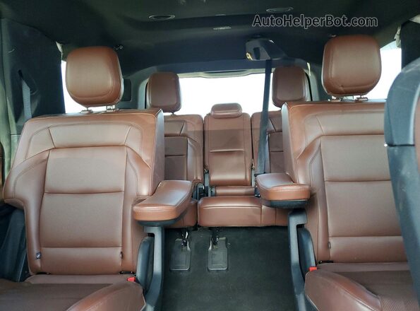 5LMJJ2LG3SEL07862 2025 LINCOLN NAVIGATOR Black Rear seats view