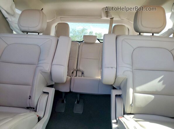 5LMJJ2LT3KEL10239 2019 LINCOLN NAVIGATOR Коричневый Вид задних сидений