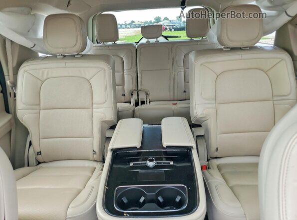5LMJJ2LT4KEL04451 2019 LINCOLN NAVIGATOR Белый Вид задних сидений
