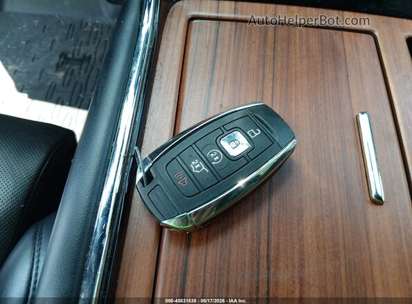 5LMJJ2LT4KEL05051 2019 LINCOLN NAVIGATOR White Widok deski rozdzielczej