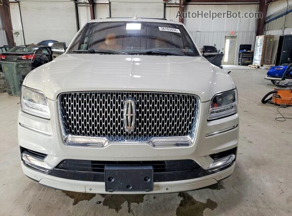 5LMJJ2LT5KEL18343 2019 LINCOLN NAVIGATOR Silver Widok z przodu