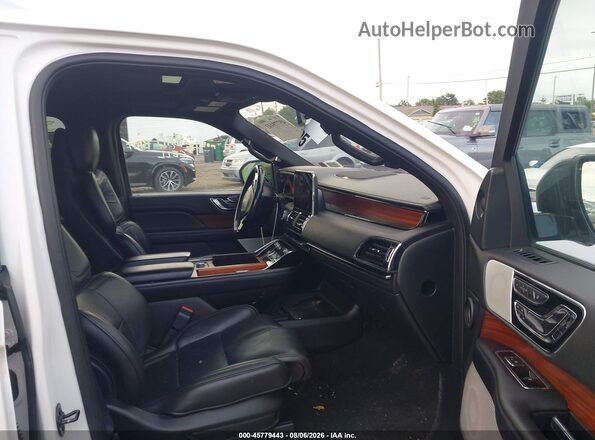 5LMJJ2LTXJEL01679 2018 LINCOLN NAVIGATOR White Widok wnętrza z przodu