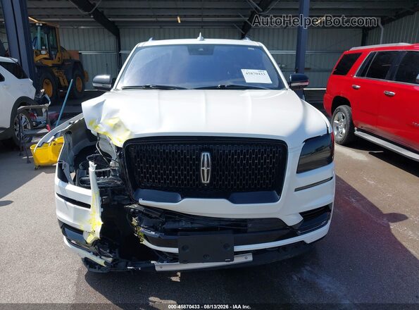 5LMJJ2LTXJEL10799 2018 LINCOLN NAVIGATOR White უკანა სალონის ხედი