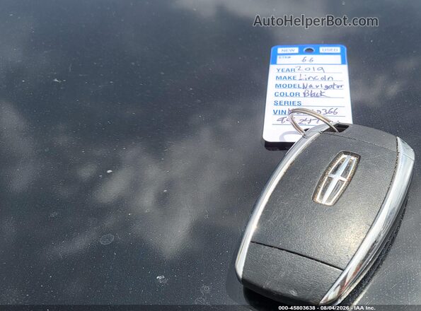 5LMJJ2LTXKEL10366 2019 LINCOLN NAVIGATOR Black Widok deski rozdzielczej