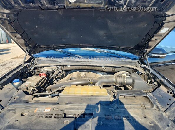5LMJJ2LTXMEL11973 2021 LINCOLN NAVIGATOR Black Engine compartment view