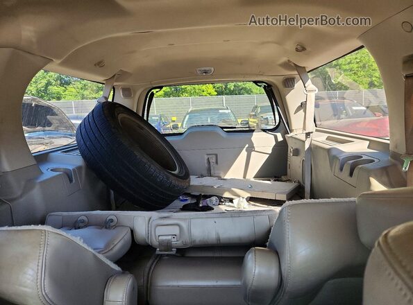 5LMJJ3HT4GEL08134 2016 LINCOLN NAVIGATOR Silver Widok tylnych siedzeń