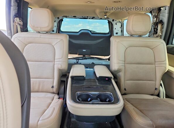 5LMJJ3LG0REL23503 2024 LINCOLN NAVIGATOR White Вид задніх сидінь