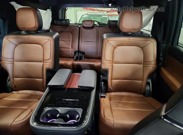 5LMJJ3LG1PEL06822 2023 LINCOLN NAVIGATOR Синий Вид задних сидений