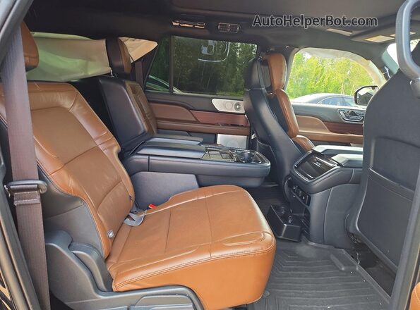 5LMJJ3LG4PEL09309 2023 LINCOLN NAVIGATOR Черный Вид задней части салона