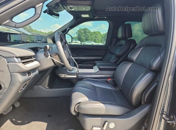 5LMJJ3LG5SEL15032 2025 LINCOLN NAVIGATOR Blue Widok wnętrza z przodu