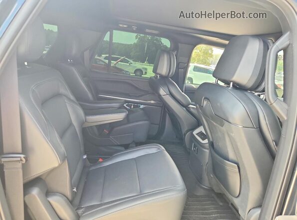 5LMJJ3LG5SEL15032 2025 LINCOLN NAVIGATOR Blue Widok tylnych siedzeń