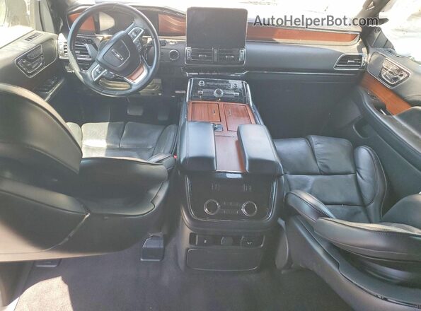 5LMJJ3LT0JEL03544 2018 LINCOLN NAVIGATOR Белый Вид панели приборов