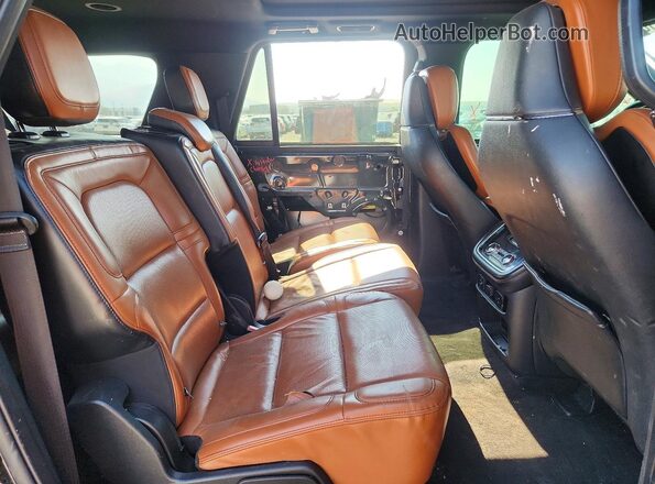 5LMJJ3LT6MEL14343 2021 LINCOLN NAVIGATOR Black Widok tylnych siedzeń