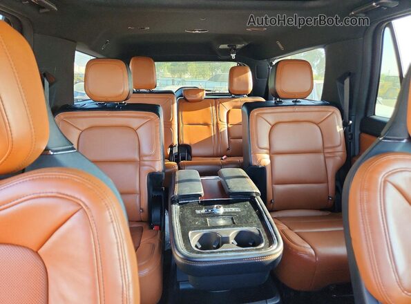 5LMJJ3LTXLEL23626 2020 LINCOLN NAVIGATOR White Rear seats view