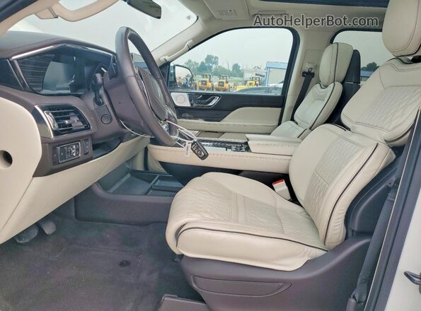 5LMJJ3TG0PEL03104 2023 LINCOLN NAVIGATOR Белый Вид салона спереди