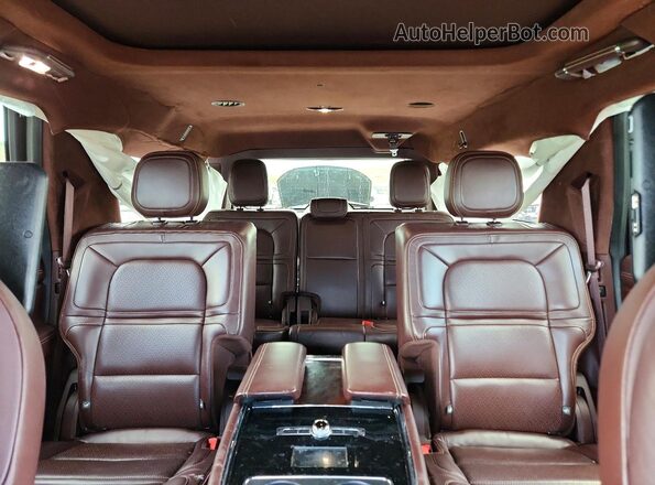5LMJJ3TT9JEL22531 2018 LINCOLN NAVIGATOR Black Հետևի նստատեղերի տեսք