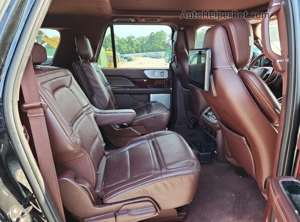 5LMJJ3TTXJEL14096 2018 LINCOLN NAVIGATOR Black უკანა სალონის ხედი