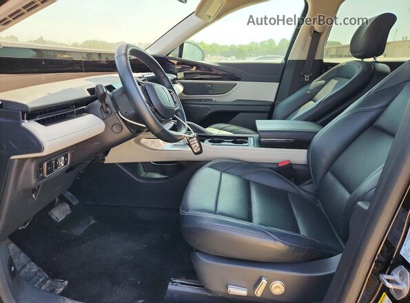5LMPJ8J40SJ890940 2025 LINCOLN NAUTILUS Черный Вид салона спереди
