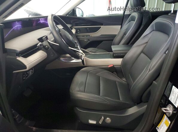 5LMPJ8J47RJ846444 2024 LINCOLN NAUTILUS Black Front interior view