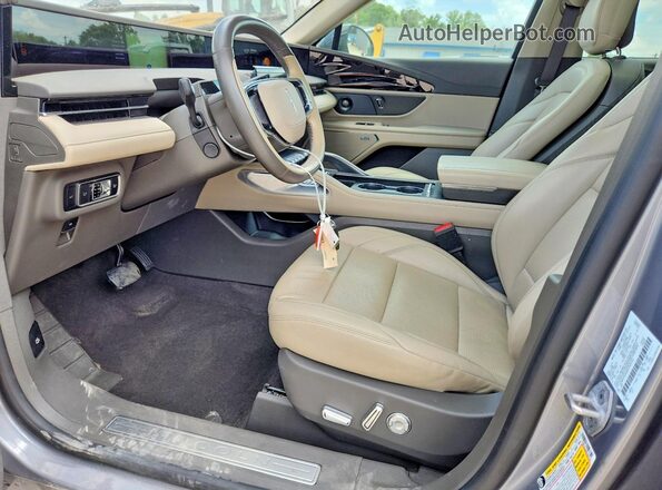 5LMPJ8JA0RJ787310 2024 LINCOLN NAUTILUS Gray Front interior view