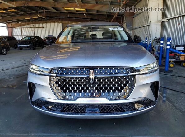 5LMPJ8JA8TJ030839 2026 LINCOLN NAUTILUS Silver Դիմացի տեսք