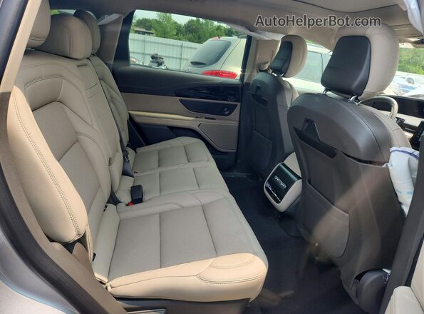5LMPJ8JAXSJ951698 2025 LINCOLN NAUTILUS Silver Vista interior trasera