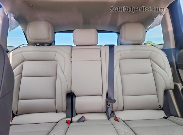 5LMPJ8JAXSJ951698 2025 LINCOLN NAUTILUS Silver Vista de los asientos traseros